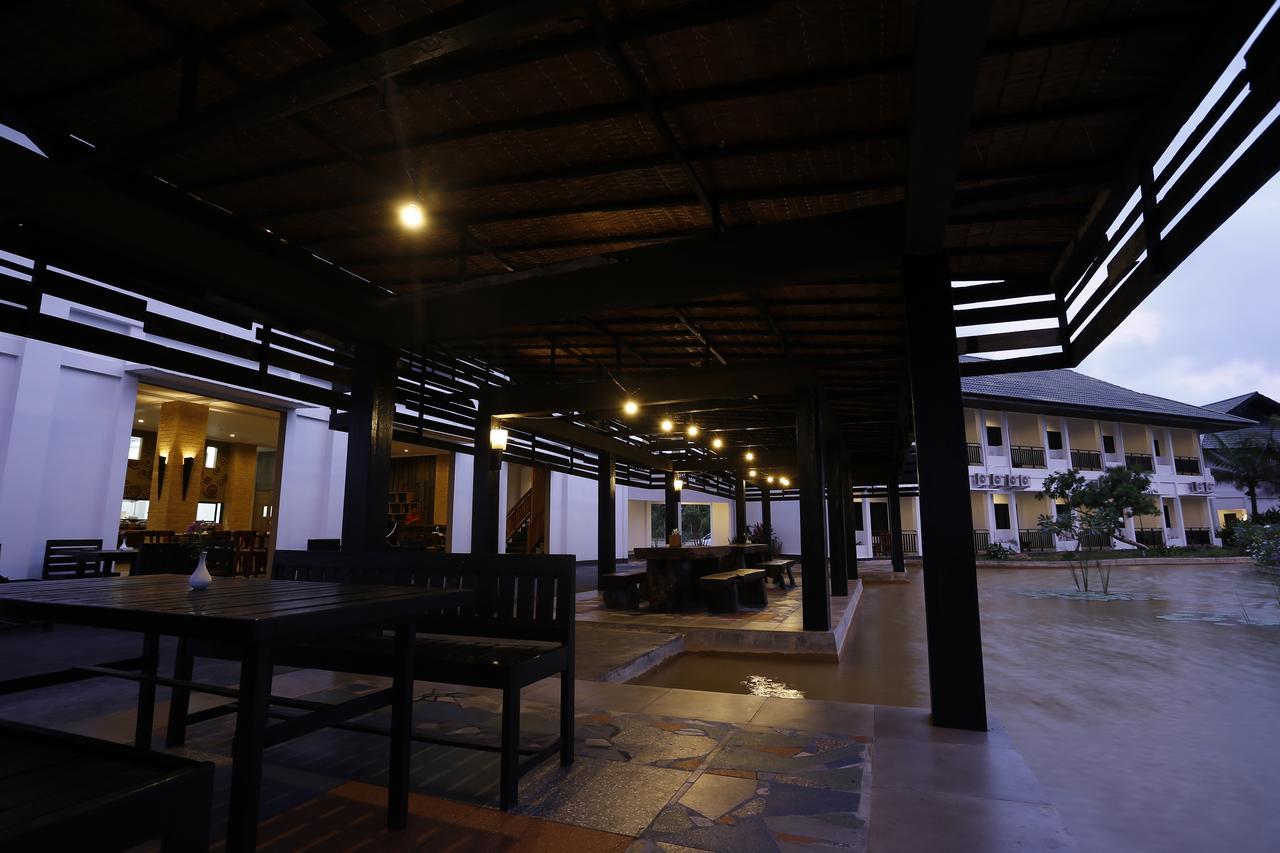 Kahyangan Resort Singkawang Exterior foto
