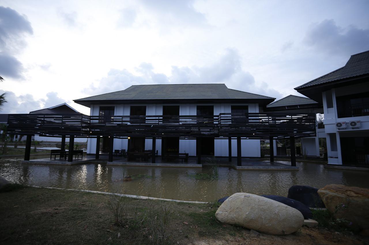 Kahyangan Resort Singkawang Exterior foto